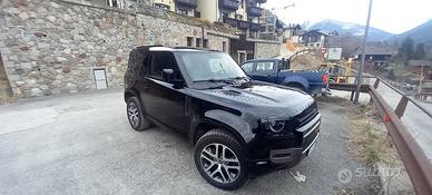LAND ROVER DEFENDER 90 X-DYNAMIC SE 3.0 MHEV  2022