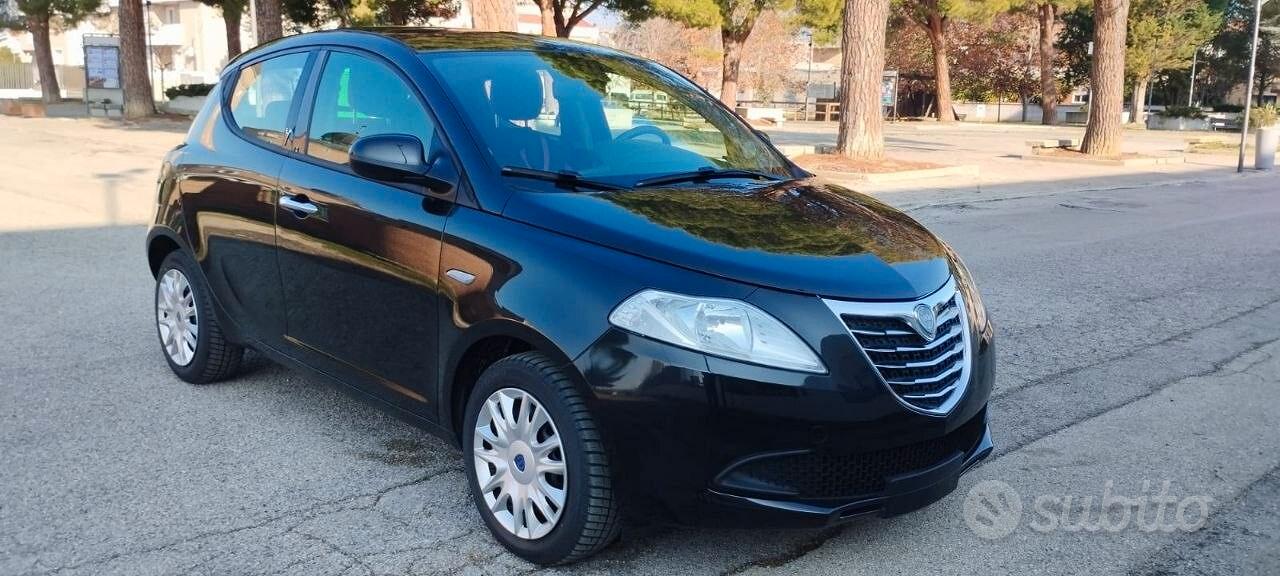 Lancia Ypsilon