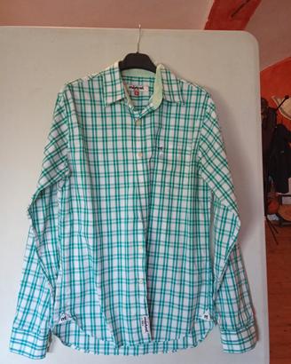 Camicia a maniche lunghe.