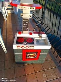 Cucina giocattolo