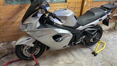 Triumph Sprint GT 1050
