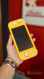 Nintendo Switch Lite gialla