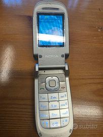 Nokia 2760 a Conchiglia – Funzionante + Caricabatt