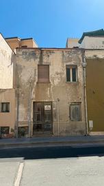 Buggerru- Indipendente da ristrutturare in centro