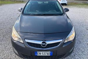 OPEL Astra 1.7 CDTI 110CV Sports Tourer Cosmo