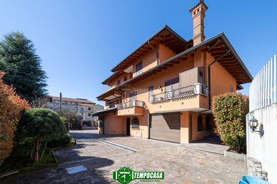 AMPIA VILLA TRIFAMILIARE A OSIO SOTTO CON GIARDINO