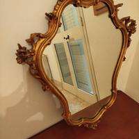 Antico specchio in cornice foglia d'oro