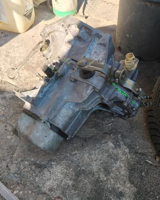 Cambio ravvicinato Peugeot 106