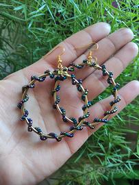 Orecchini a cerchio realizzati a mano