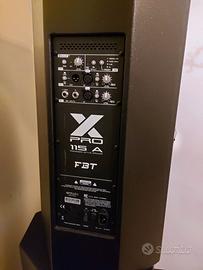 postazione karaoke e musica dal vivo