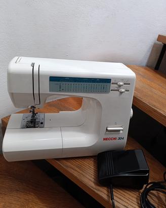 Macchina da cucire Necchi 304