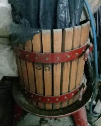 Torchio per vino