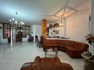 5 LOCALI A SAN POTITO ULTRA