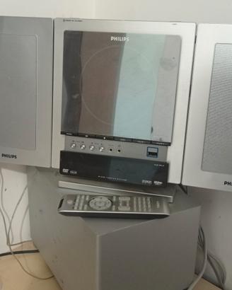 stereo in buone condizioni e funzionante 