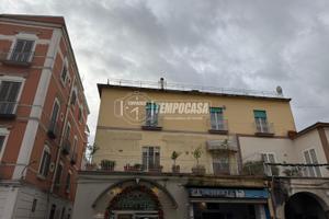 ampio quadrilocale con terrazzo