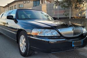 Limousine lincoln 8 posti