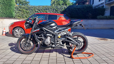 Triumph street triple 765 RS