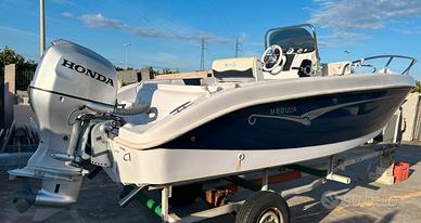 Barca medusa/syros 570