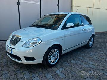 Lancia Ypsilon 1.4 Oro Ecochic GPL