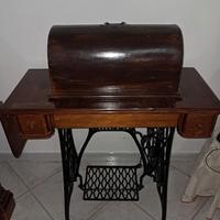 Macchina da cucire antica SINGER