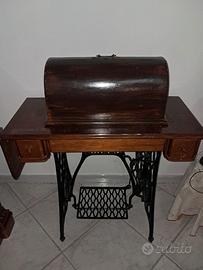 Macchina da cucire antica SINGER