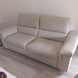Divano in pelle Poltrone e Sofa