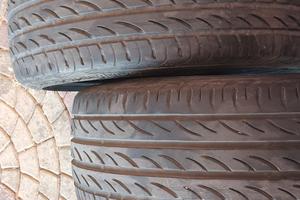 gomme 205 40 17 