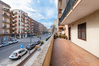 Viale Colombo - appartamento con terrazza a livell