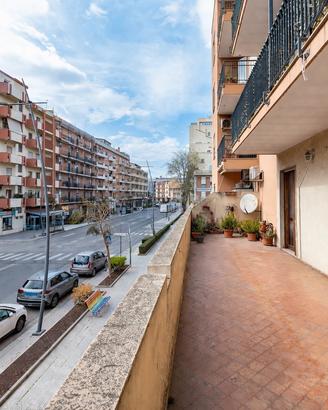 Viale Colombo - appartamento con terrazza a livell