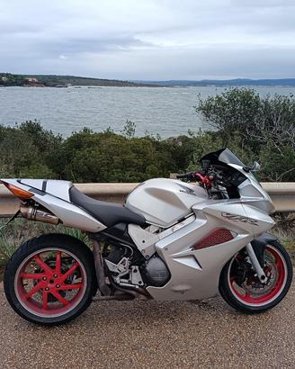 Honda VFR 800 vtec