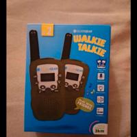 Un paio di walkie talkie, distanza 3 km, 16 canali