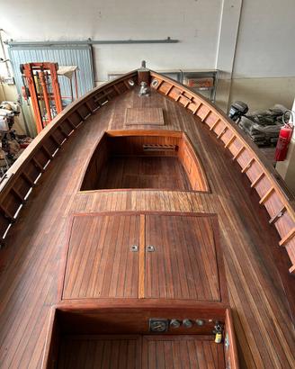 Gozzo barca in legno