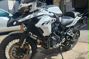 B enelli trk 502X