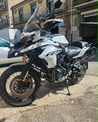 B enelli trk 502X