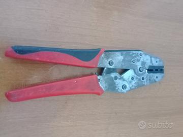 Pinza per capocorda preisolati