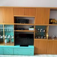 Mobile sala tv e tavolo con sedie