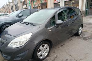 Opel Meriva b grigio scuro 