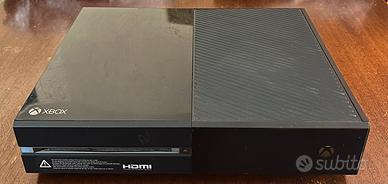 Xbox one ( modello 1540) + GTA 5 + Cavi.