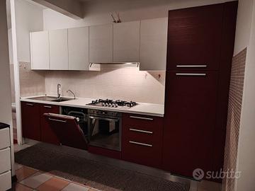 Cucina completa di elettrodomestici