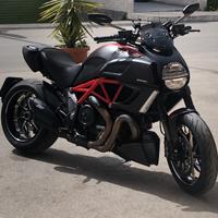 Ducati Diavel Carbon Red 1200