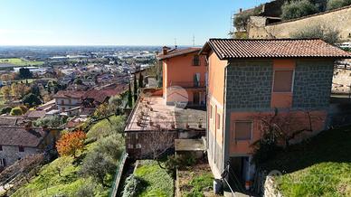 CASA INDIPENDENTE A CAPRIOLO