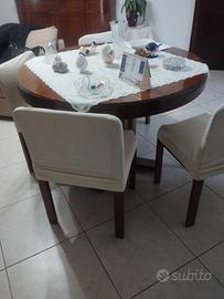 tavolo e quattro sedie 