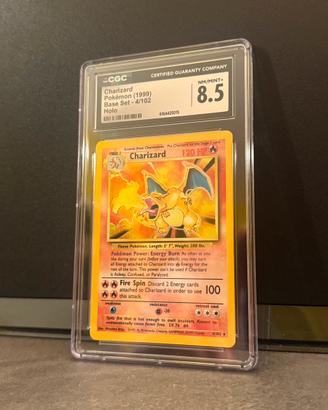 Carta Pokemon Charizard CGC 8.5