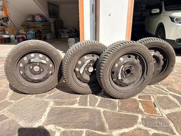 4 cerchi + Gomme invernali Hankook 165/60 r14 Nuov
