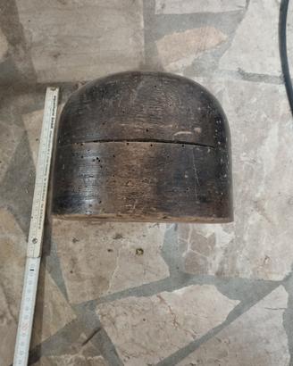 antica ruota in legno