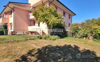 TRILOCALE CON AMPIO GIARDINO PRIVATO - VILLAFRANCA