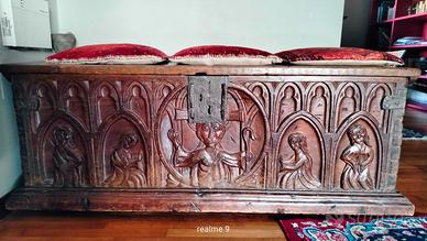 Rara cassapanca spagnola del '600 sec.XVII