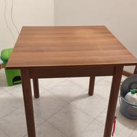 Tavolo in legno