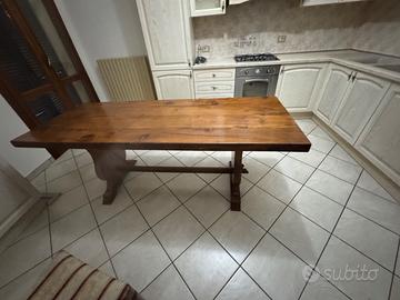 Tavolo in legno masello