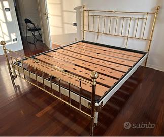 Letto ottone con rete matrimoniale e 2 materassi 